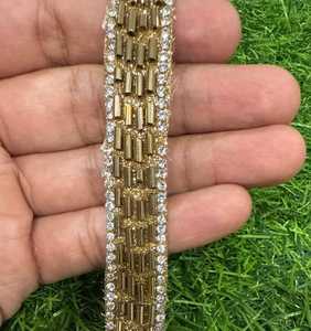 ผ้าลูกไม้ปักลายดอกไม้ นำเข้าจาก Rapiyar ผลิตจากโพลีเอสเตอร์/คอตตอน เป็นมิตรต่อสิ่งแวดล้อม ดีไซน์หรูหรา คุณภาพทนทาน - Product Image 1