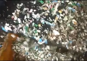 Broyeur de déchets robuste à double arbre, électrique semi-automatique manuel, 200 kg/h, équipement de recyclage du plastique pour les déchets - Product Image 3