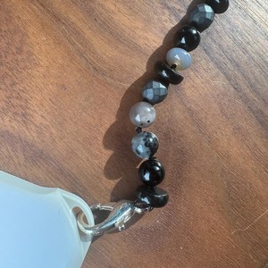 Cuentas de Obsidiana con Estilo Estético Tierra de Medianoche, Amuleto de Cristal Ahumado, Joyería Neutra Oscura, Correa Luminosa de Obsidiana, Estilo con Cuentas de Moonrock - Product Image 6