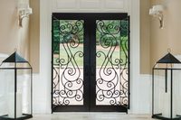 Portes d'entrée en fer forgé et verre, étanches, de luxe, sur mesure, pour extérieur, avec ouverture battante, finition artisanale, modèle 2026