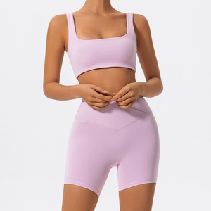 Conjunto de Ropa Deportiva para Mujer, Sólido, para Yoga y Gimnasio, de Secado Rápido y Transpirable, con Pantalones Cortos de Yoga con Cintura Cruzada en V y Sujetador Deportivo, Tallas Grandes - Product Image 4