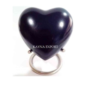 Belle urne artisanale en métal noir fini en forme de coeur avec support urne en forme de coeur finition brillante unique disponible à prix abordable - Product Image 1