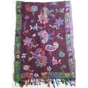 Proveedor Indio de Estolas de Lana Personalizadas de Alta Calidad con Bordado, Disponibles en India. - Product Image 3