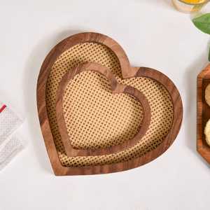 Bandeja de Servir de Madera Contemporánea Hecha a Mano con Múltiples Secciones para Aperitivos, Bocadillos, Postres y Decoración de Mesa - Product Image 3
