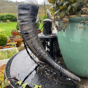 Nuevo Diseño Más Vendido: Cuerno Vikingo para Beber, Hecho de Cuerno de Búfalo, Seguro para Alimentos, Sin Fugas, Cuerno Vikingo Nórdico para Cerveza y Cerveza de Malta - Product Image 1