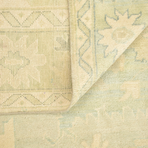 Alfombra Oushak de Lana Anudada a Mano, Suave, Verde Salvia y Crema, con Medallón Floral Geométrico, de Pelo Corto, Estilo Vintage Lavado - Product Image 5