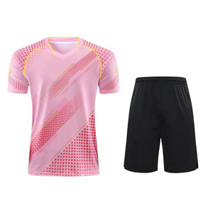 Conception de produits de haute qualité, service OEM, uniforme de football sublimé 100 % polyester pour hommes, fabrication en usine d'uniformes de football - Product Image 1