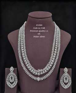 Ensemble collier et boucles d'oreilles en zircone cubique de qualité supérieure 12060, plaqué rhodium, bijoux classiques pour mariage et fête pour femmes - Product Image 1