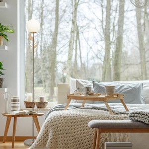 Lámpara de Pie Contemporánea con Altura Ajustable para Iluminación de Esquina en Sala de Estar - Product Image 4