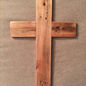 Croix chrétienne en bois naturel - Product Image 1