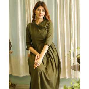 Conjunto de Kurta de Tela Oxford Verde Militar con Mangas Tres Cuartos, Talla XS - Product Image 5