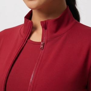 Conjunto deportivo premium para mujer, para fitness, ejercicio y práctica de yoga. Conjunto de yoga para mujer que absorbe la humedad. - Product Image 4