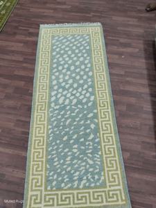 Alfombra de lana azul y verde vibrante: diseño abstracto tejido a mano con puntos y borde de clave griega, bordado abstracto para sala de estar - Product Image 2