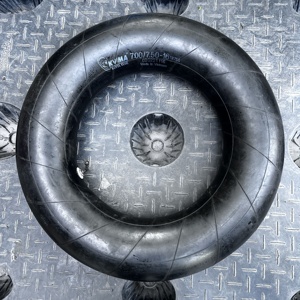 Chambre à air en butyl KUMA pour camions légers et véhicules de construction, garantie 12 mois, longue durée de vie, noire, haute qualité, fabriquée à Hô Chi Minh - Product Image 1