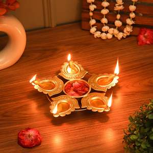 Cuenco Urli de Loto Dorado para Velas Flotantes, Cuenco Decorativo Hecho a Mano para Decoración del Hogar, Diwali y Decoración de Bodas - Product Image 1
