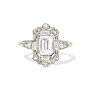 Bagues de fiançailles vintage Art Déco en diamant de laboratoire taille émeraude, serties halo, avec bande de 2 mm, bijoux fins pour mariage, en or massif 10K 14K - Product Image 3