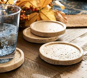 Ensemble de sous-verres en travertin naturel durable avec finition polie pour une protection élégante de la table à manger et du bureau à la maison - Product Image 6