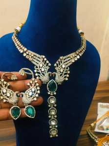 ชุดสร้อยคอพร้อมต่างหูดีไซน์นกยูงคุณภาพพรีเมียม สวยงาม เหมาะสำหรับงานแต่งงาน งานเลี้ยง - Product Image 3