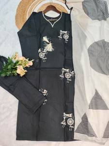 Collection de Kurti, pantalon et dupatta de qualité supérieure, 3 pièces, de marque Showroom - Product Image 3