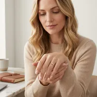 Anillo de Oro Rosa de Lujo con Diamante Cultivado en Laboratorio, Certificado IGI, Minimalista, con Banda de Cúpula, Corte Brillante, Apilable, para Aniversario o Boda