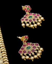 Ensemble collier et boucles d'oreilles en laiton de designer traditionnel avec placage or pour les femmes, idéal pour les mariages, les fêtes et les festivals - Product Image 2