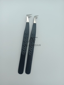 Pinzas para Extensión de Pestañas Color Negro Mate, Agarre Tipo Mariposa, Volumen Ruso, 65, 75, 90 Grados, Pinzas para Pestañas con Logotipo Personalizado - Product Image 5