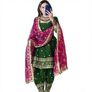 Salwar de Seda de Diseño: Bordado de Seda Fandy Pesada con Lentejuelas de 5mm y Manga Larga, Precio de Exportación - Product Image 1