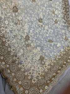 ผ้าส่าหรีสีขาวสวยงาม ดีไซน์เนอร์ ออกแบบพิเศษ ประดับมุกและงานปัก สำหรับงานแต่งงาน ชุดพื้นเมืองอินเดียสำหรับผู้หญิง - Product Image 6