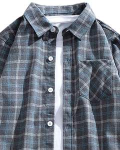 Chemise décontractée pour homme, gris foncé bleu à carreaux, coton et polyester, manches longues, boutonnée, motif à carreaux, douce et confortable, à porter au quotidien. - Product Image 4