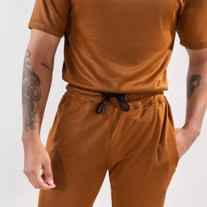 Conjunto Deportivo para Hombre, Color Marrón Sólido, Cuello Redondo, Manga Corta, Corte Regular, Transpirable, Algodón y Elastano, Ropa Casual para Primavera - Product Image 5