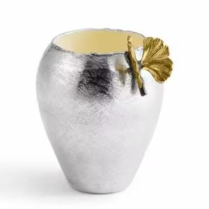 Vases à fleurs en métal élégants et luxueux pour une présentation florale décorative - Product Image 2