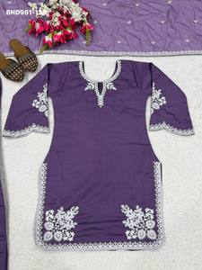 Fournisseur indien de costumes Salwar-Kameez et ensembles Dupatta en coton romain brodé, prêts à porter, de couleur violette, à prix de gros. - Product Image 6