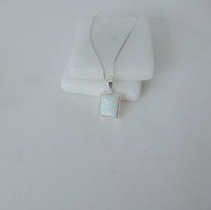 Collar de ópalo blanco con colgante de plata de ley, joyería con piedra de nacimiento de octubre, elegante collar de piedras preciosas, regalo para ella - Product Image 3