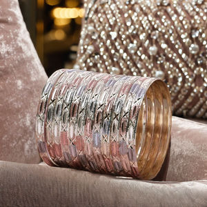 Brazaletes personalizados rellenos de oro de 3 tonos al por mayor, brazaletes texturizados chapados en oro de 3 tonos, brazaletes de moda, juego de brazaletes de latón tricolor. - Product Image 4