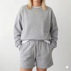 Conjunto Chic de Dos Piezas con Cuello Alto y Pantalones Cortos, Atuendo de Invierno Diseñado para Mujer, Cómodo, Suave, Cálido y Elegante para Uso Diario - Product Image 1