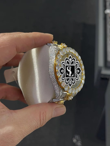 Montre de luxe pour homme avec diamants glacés, logo personnalisé, style hip-hop, moissanite, acier inoxydable, 43 mm, étanche 30 m, mouvement à quartz - Product Image 1
