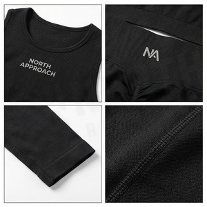ชุดโยคะ 2 ชิ้น รุ่น North Approach สีดำ เสื้อครอปไร้ตะเข็บ กางเกงเลกกิ้งเอวสูงขายาว ชุดออกกำลังกาย - Product Image 4