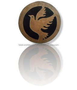 Broche de qualité supérieure en corne de buffle, boutonnière, broche statement, épingle en corne d'oiseau polie, cadeau pour maman par FWE - Product Image 1