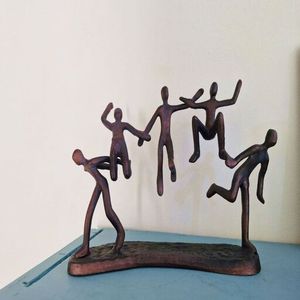 Escultura de Aluminio Fundido Diseñada para Complementar el Estilo Interior con Profundidad Artística y un Impacto Decorativo Duradero - Product Image 1