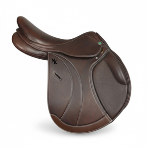 Silla de doma profesional de cuero genuino, estilo inglés de contacto cerrado, para espectáculos ecuestres, productos de carreras de caballos ingleses de la India. - Product Image 1