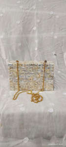 Sac à main en résine de haute qualité, design moderne et élégant, de marque, pour femmes, fabriqué à la main en Inde, artisanat en résine. - Product Image 4