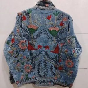 Chaqueta Azul de Algodón para Mujer con Bordado Floral en la Espalda, Diseño Bohemio Étnico - Product Image 4