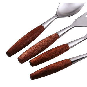 Juego de cubiertos vintage de teca con mangos de madera y remaches expuestos, de acero inoxidable, para uso doméstico y en restaurantes, a precio asequible. - Product Image 4