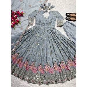Vestido Anarkali de Diseñador en Chifón con Lentejuelas y Bordados - Product Image 3