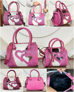 Sac de voyage Western en cuir véritable fait main avec motif cœur incrusté et gravure florale, sacs de voyage en cuir à poils pour femmes - Product Image 3