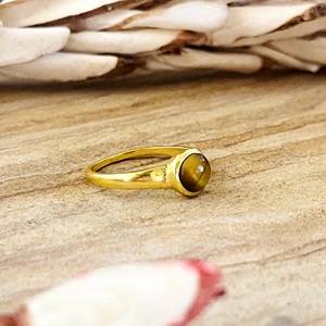 Bague Solitaire Bohème de Haute Qualité avec Pierre Précieuse, Bague Minimaliste en Laiton Plaqué Or 18 carats pour Femme, Bijoux Œil de Tigre pour Vente en Gros/OEM - Product Image 5