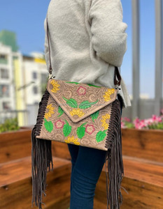 Bolsos de cuero tallado a mano de estilo occidental con flecos grandes, bolsos de mano de diseñador de alta calidad de cuero verde para mujer - Product Image 3