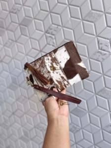 Portefeuille pochette à bracelet en cuir de vachette marron pour femmes de style occidental avec patchs élégants - Product Image 4