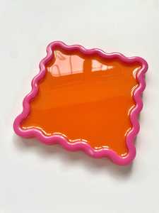Plateau de service en résine fait main à bords festonnés, finition lisse, élégant, pièce d'art en résine époxy, qualité alimentaire, pour fruits de saison, très demandé - Product Image 2