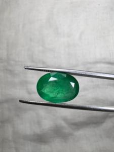 Émeraude naturelle de Zambie de 6,20 carats, taille ovale, vert profond intense, pierre précieuse de luxe, pierre brute pour haute joaillerie et collectionneurs - Product Image 2